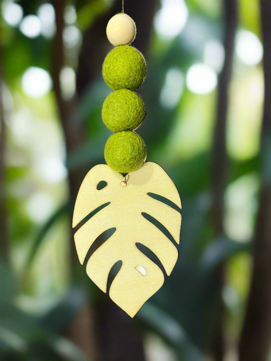 Smelly Van Dangle w/ 3 Scent Balls Monstera Decorative Hanger
